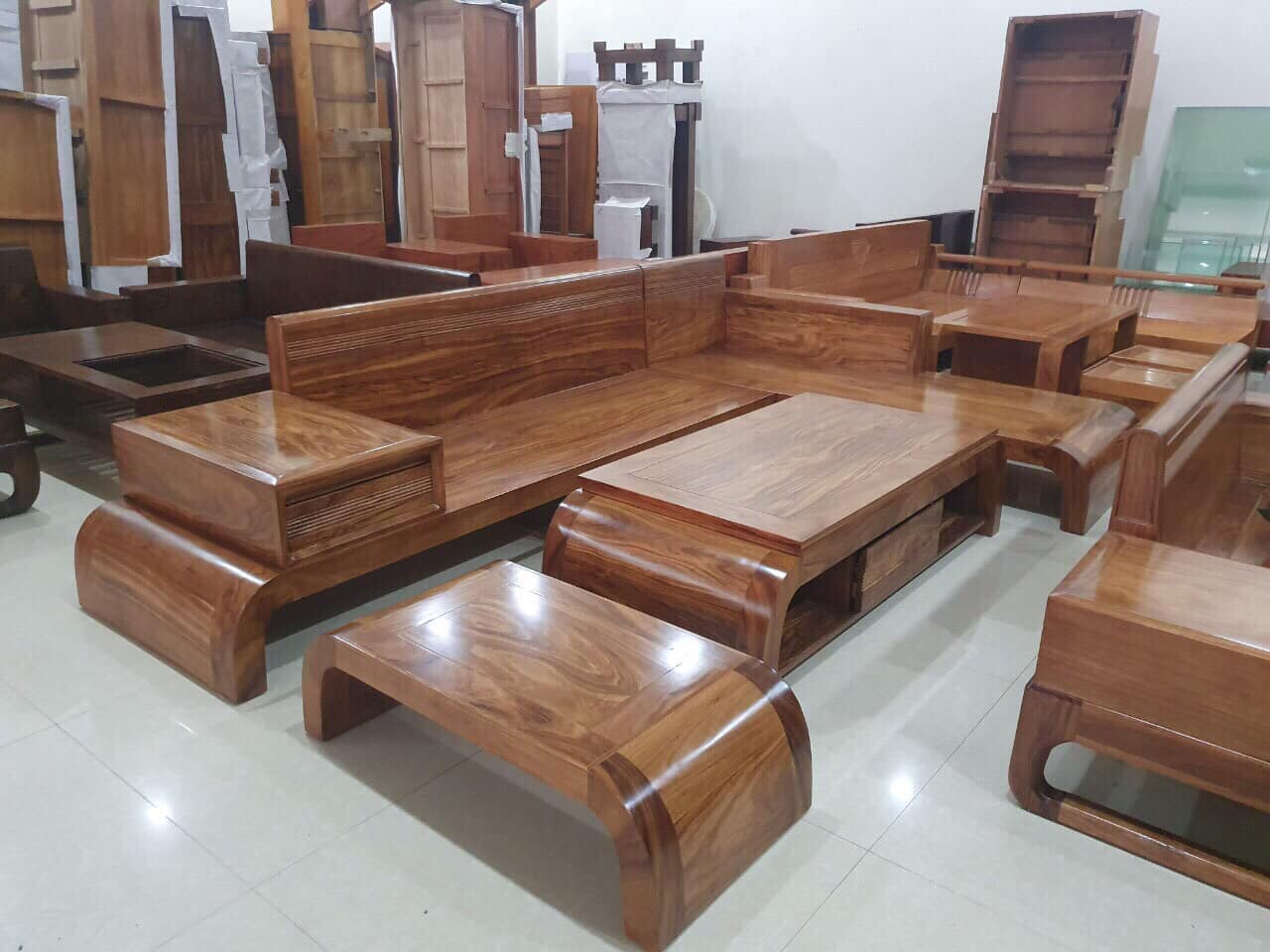 những mẫu bàn ghế phòng khách gỗ sồi nhập khẩu hót chen